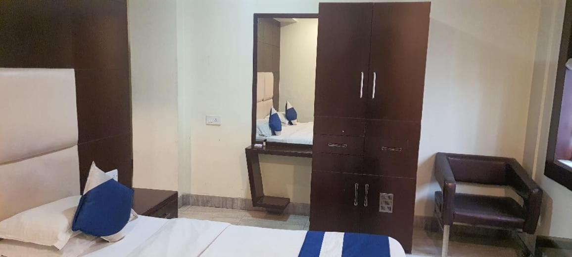 Hotel Presidency Inn Калькутта Экстерьер фото